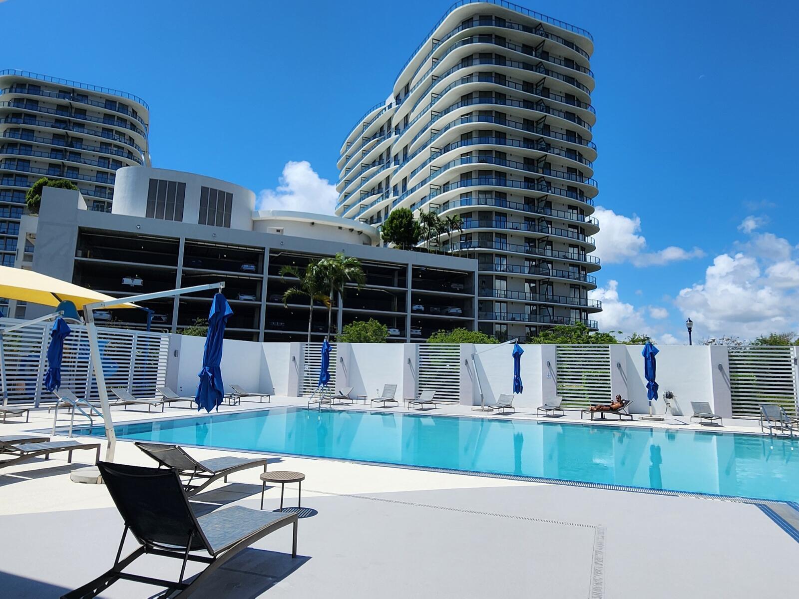 THE OAKS I CONDO - Residential