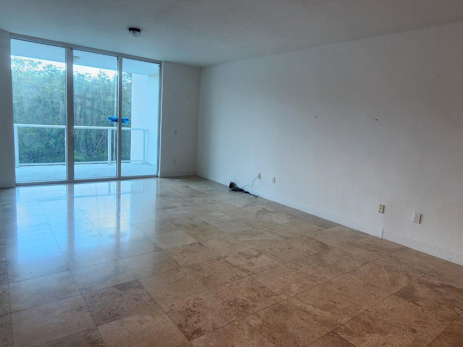 THE OAKS I CONDO - Residential
