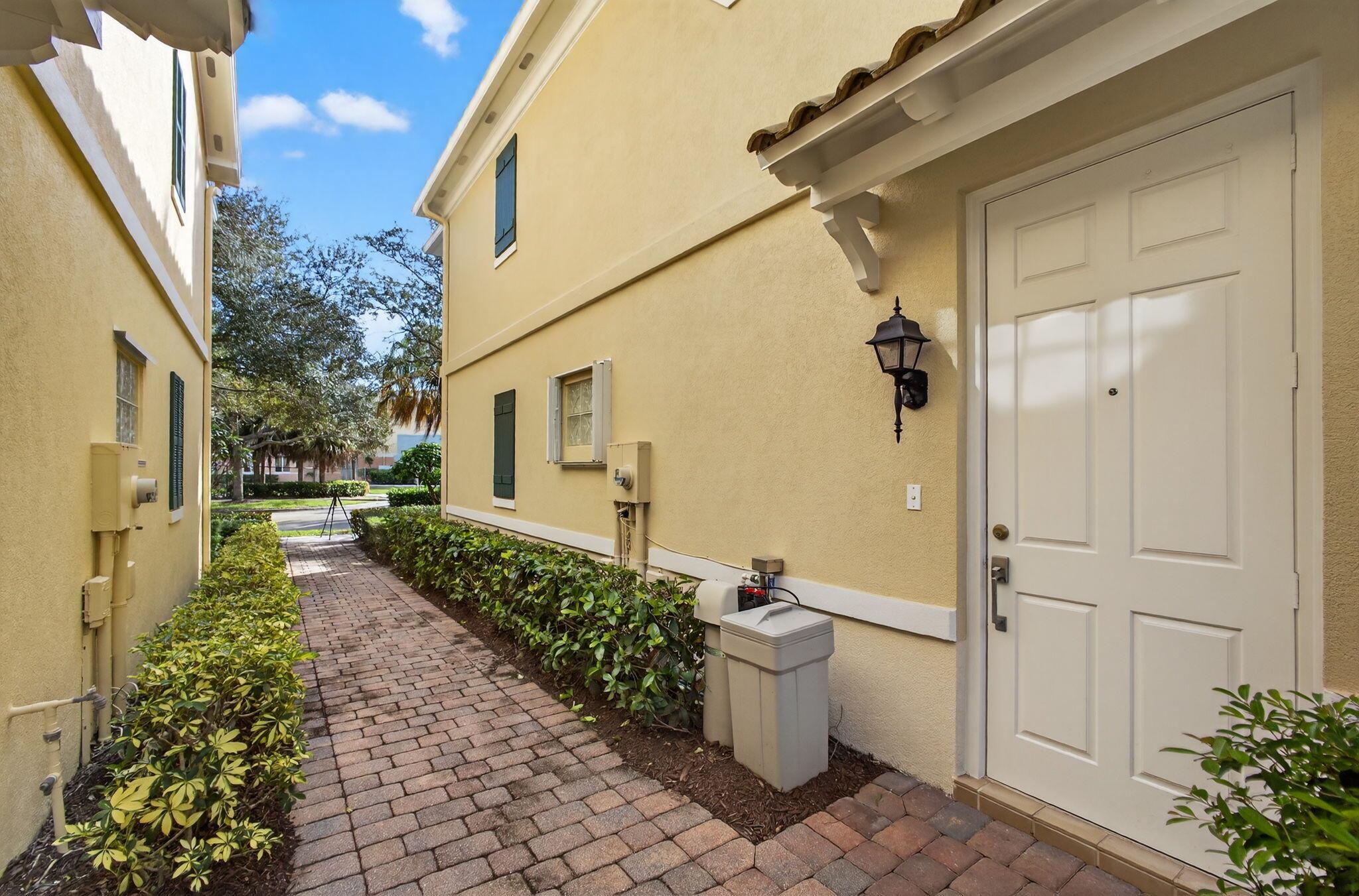 TUSCANY AT ABACOA 2 - Residential