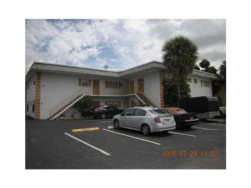 2/2  1ST FLOOR CONDO CENTRALLY LOCATED WITH EASY ACCESS TO 95, TURNPIKE, SAWGRASS EXPWY.  LOW HOA FEE, REMODELED KITCHEN. INVESTOR OPPORTUNITY - BUY TODAY, RENT TODAY OR KEEP CURRENT TENANT.