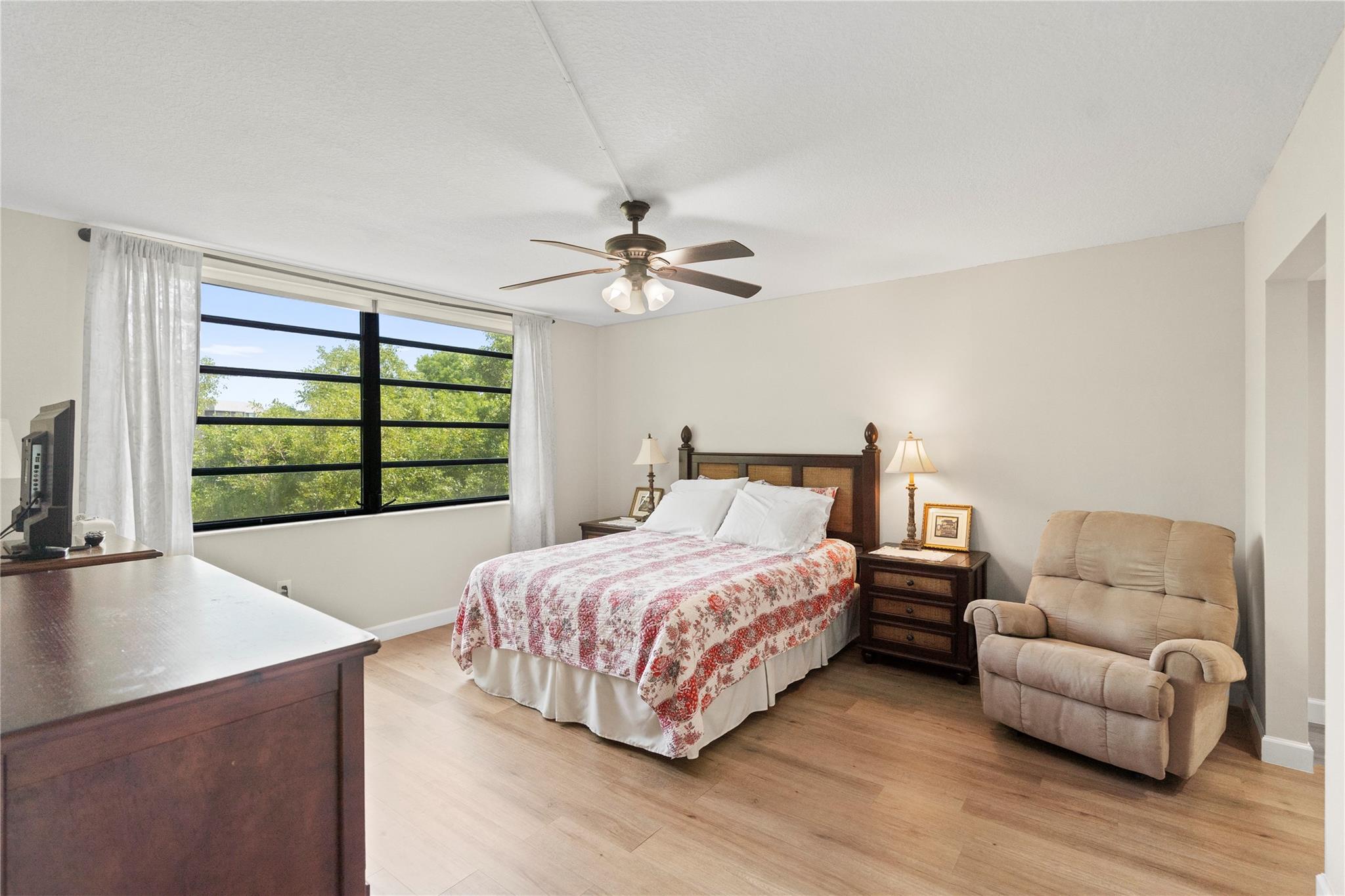COLONY POINT 5 CONDO - Residential
