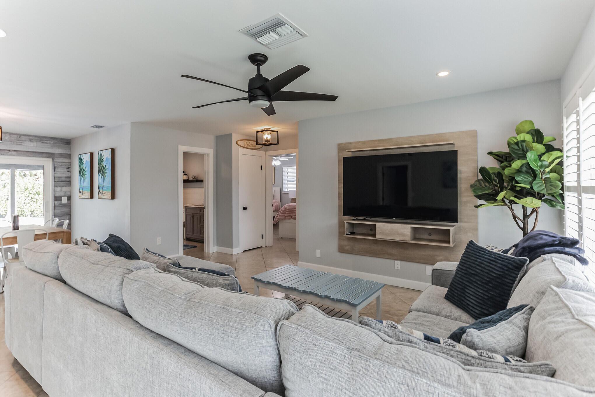 View photos, virtual tours, details... 19 Willow Road