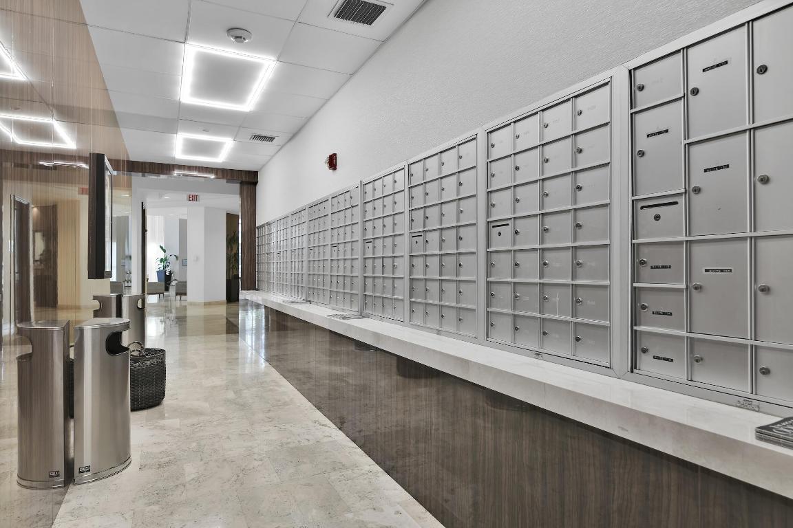 PALMETTO PLACE CONDO - Residential Lease