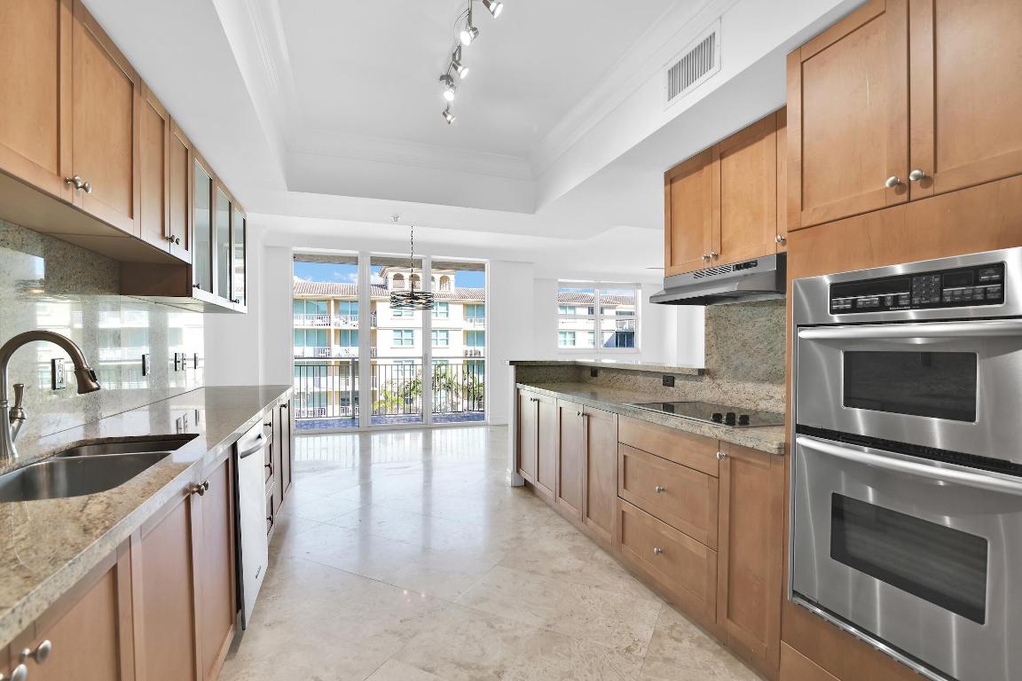 PALMETTO PLACE CONDO - Residential Lease