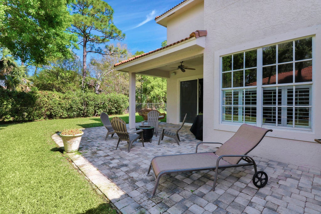 Photo of 138 Via Castilla, Jupiter, FL 33458 (MLS # R11025713)