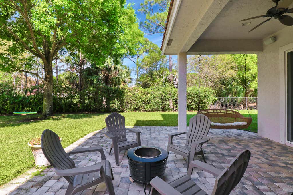 Photo of 138 Via Castilla, Jupiter, FL 33458 (MLS # R11025713)