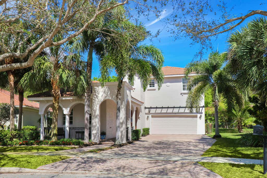 Photo of 138 Via Castilla, Jupiter, FL 33458 (MLS # R11025713)