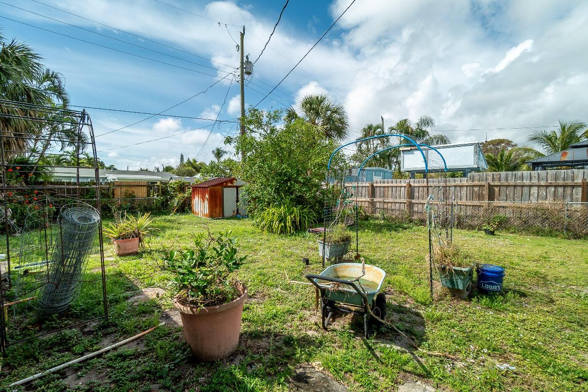 BOWERS PARK - Residential Income