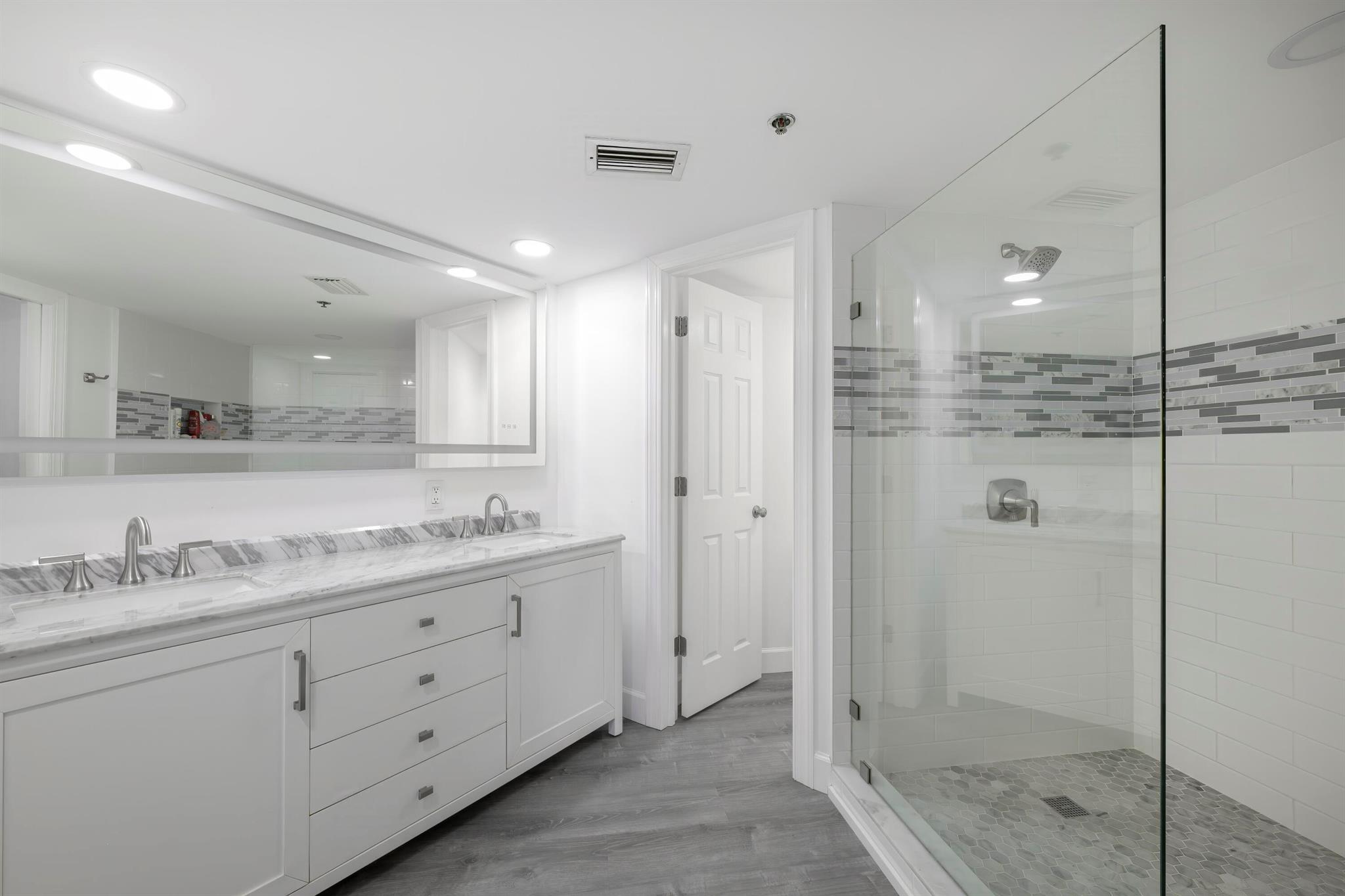 TIARA TOWERS CONDOMINIUM - Residential