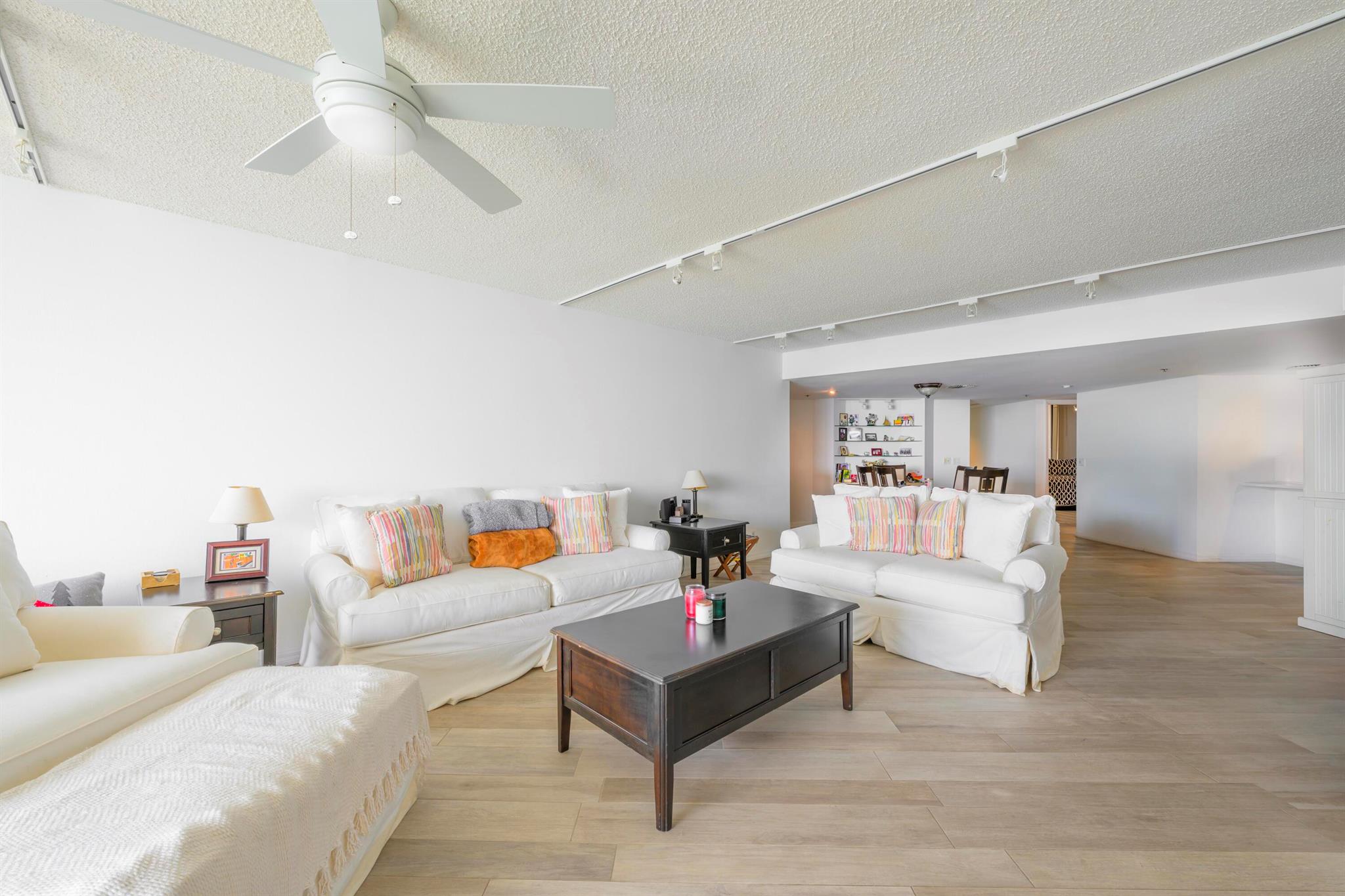 TIARA TOWERS CONDOMINIUM - Residential