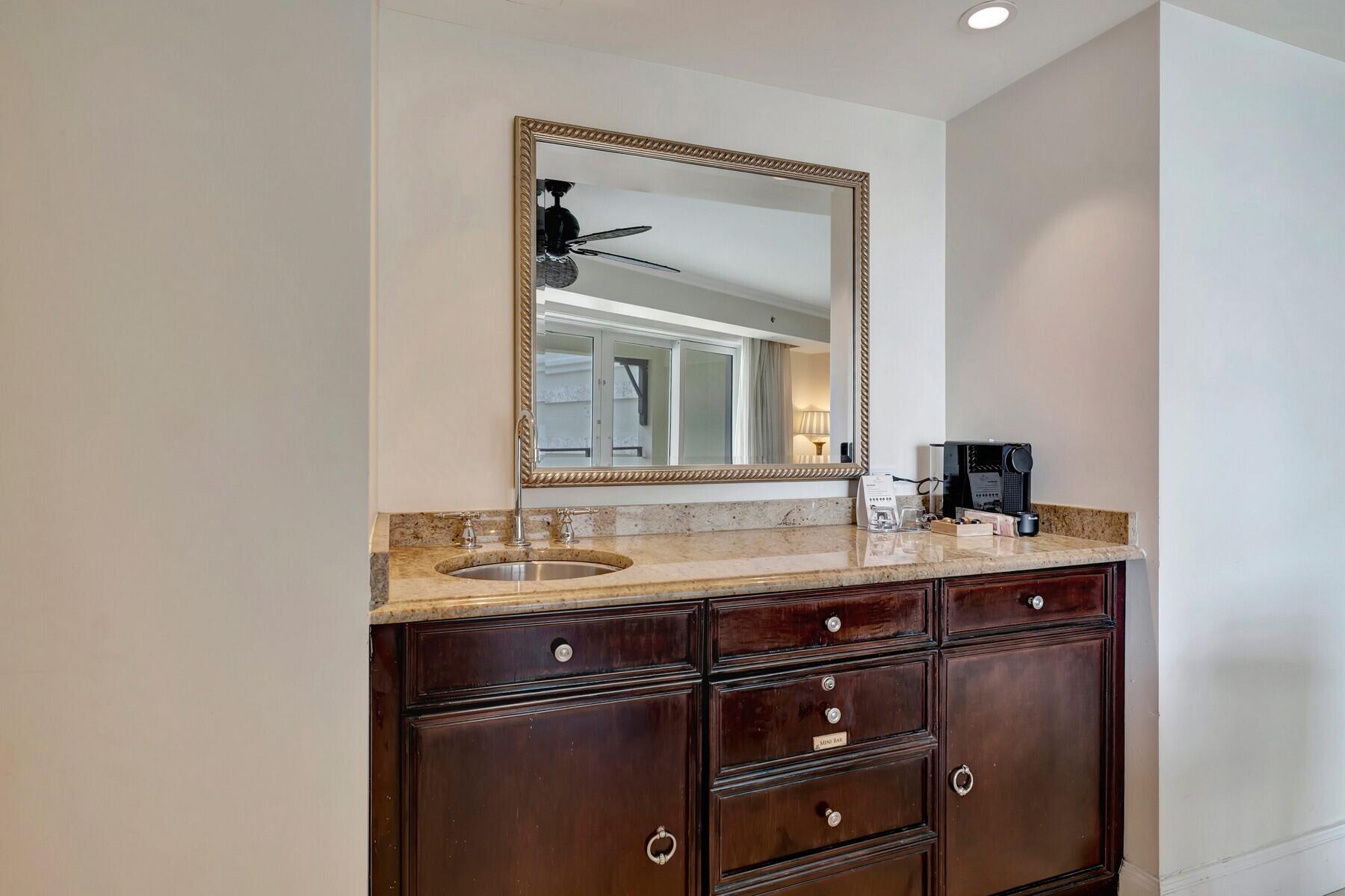 VERO BEACH HOTEL AND CLUB A CONDO - Residential