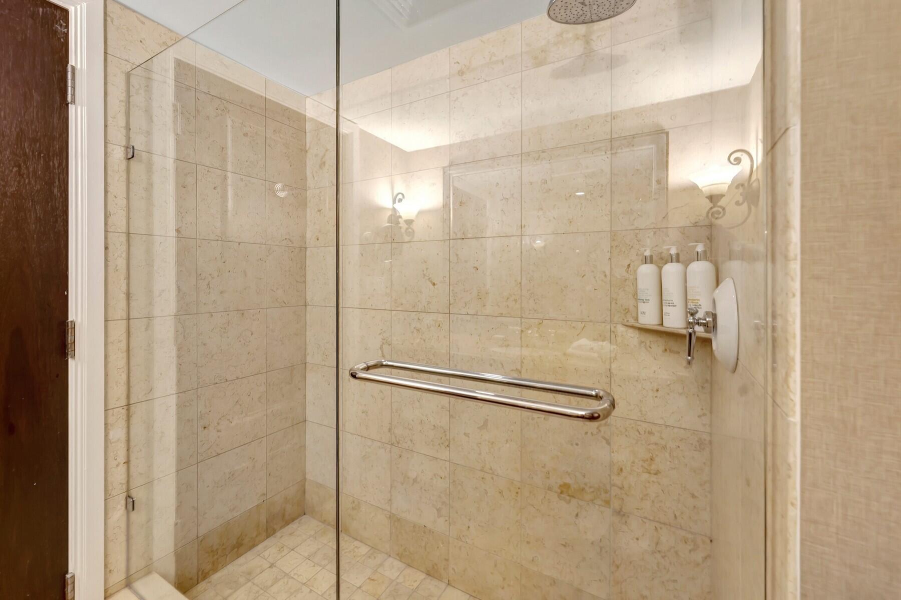 VERO BEACH HOTEL AND CLUB A CONDO - Residential