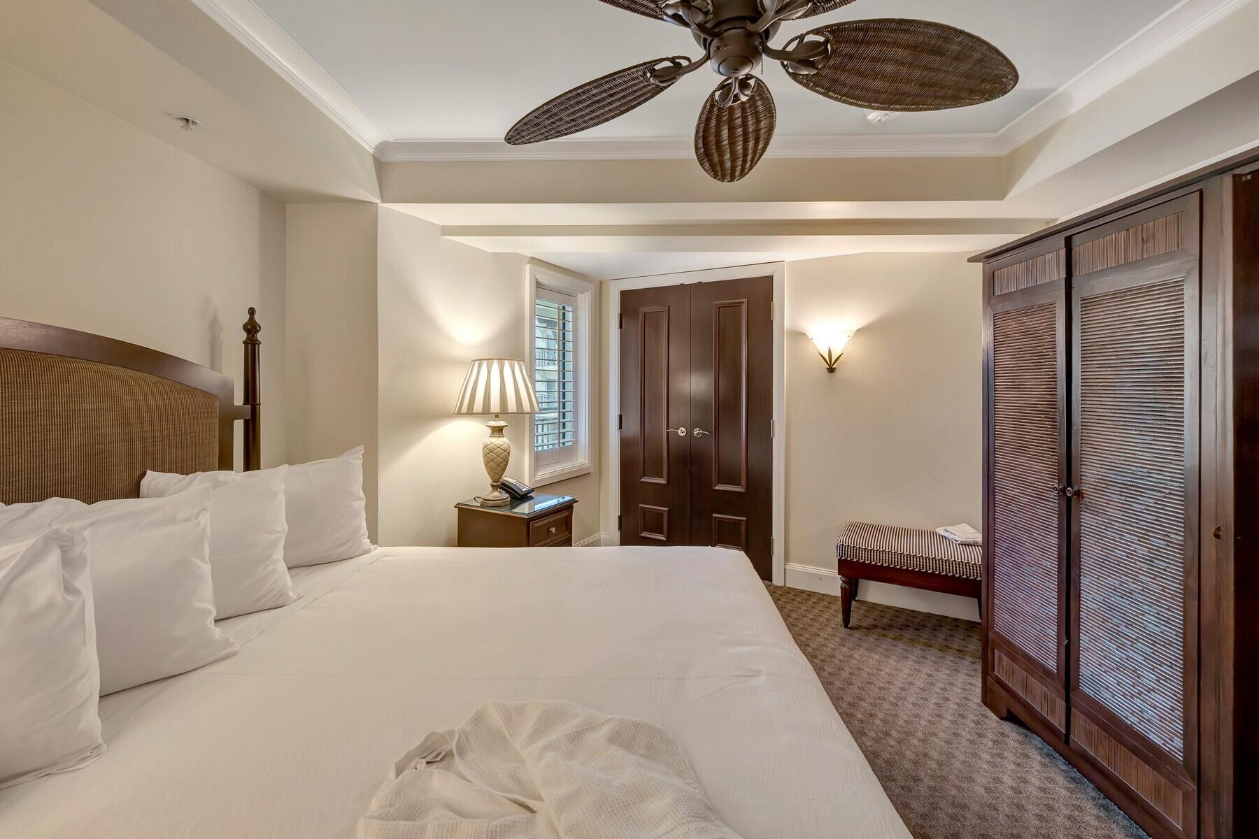 VERO BEACH HOTEL AND CLUB A CONDO - Residential