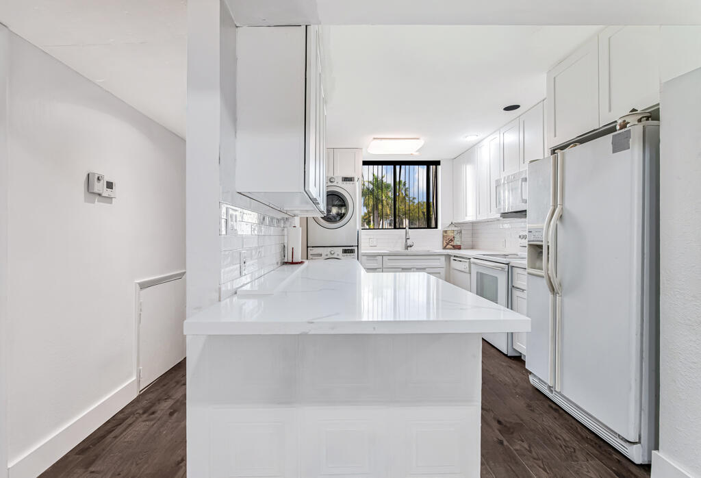 FOUNTAINS OF PALM BEACH CONDO 2 - Residential