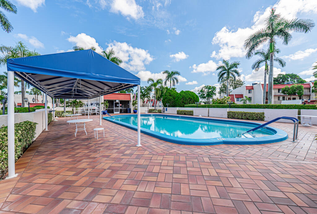 FOUNTAINS OF PALM BEACH CONDO 2 - Residential