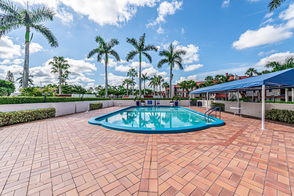 FOUNTAINS OF PALM BEACH CONDO 2 - Residential