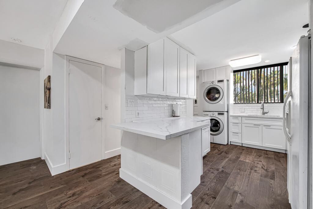 FOUNTAINS OF PALM BEACH CONDO 2 - Residential