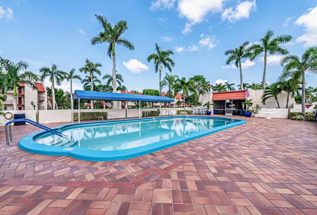 FOUNTAINS OF PALM BEACH CONDO 2 - Residential