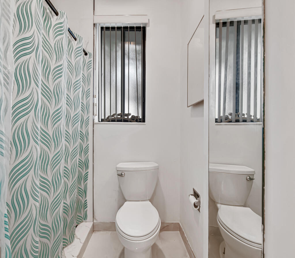 FOUNTAINS OF PALM BEACH CONDO 2 - Residential