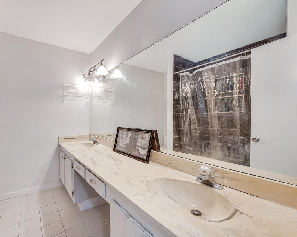 FOUNTAINS OF PALM BEACH CONDO 2 - Residential