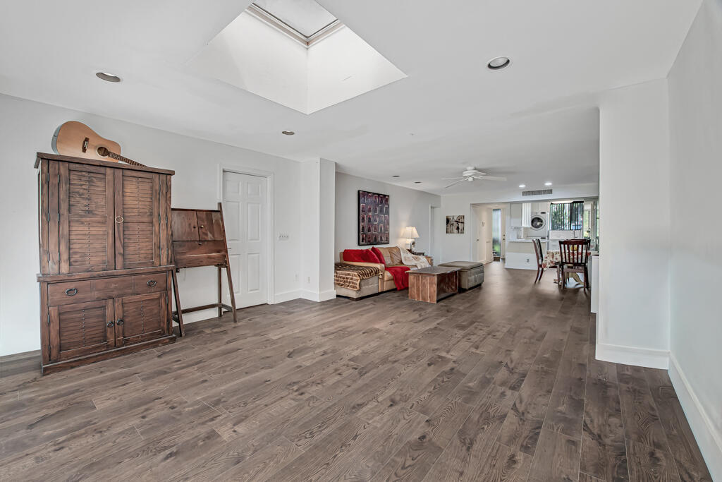 FOUNTAINS OF PALM BEACH CONDO 2 - Residential