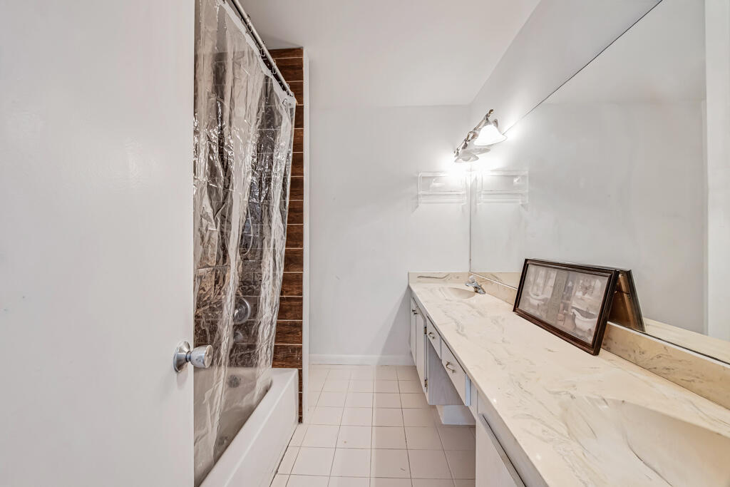 FOUNTAINS OF PALM BEACH CONDO 2 - Residential