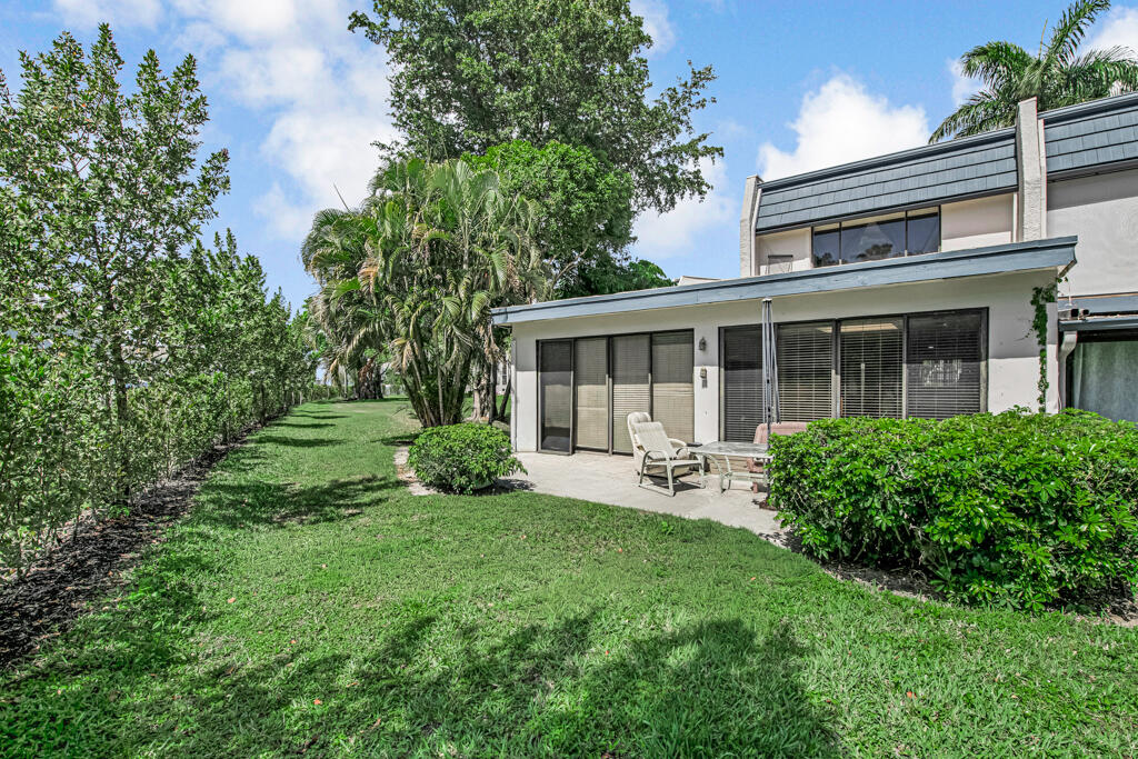 FOUNTAINS OF PALM BEACH CONDO 2 - Residential