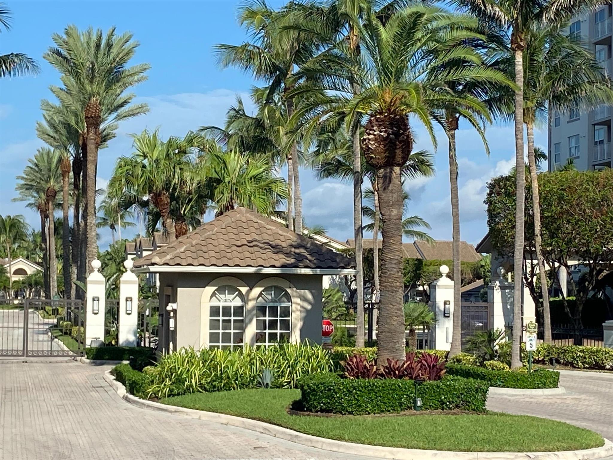 HIGHLAND BEACH CLUB CONDO - Residential Lease