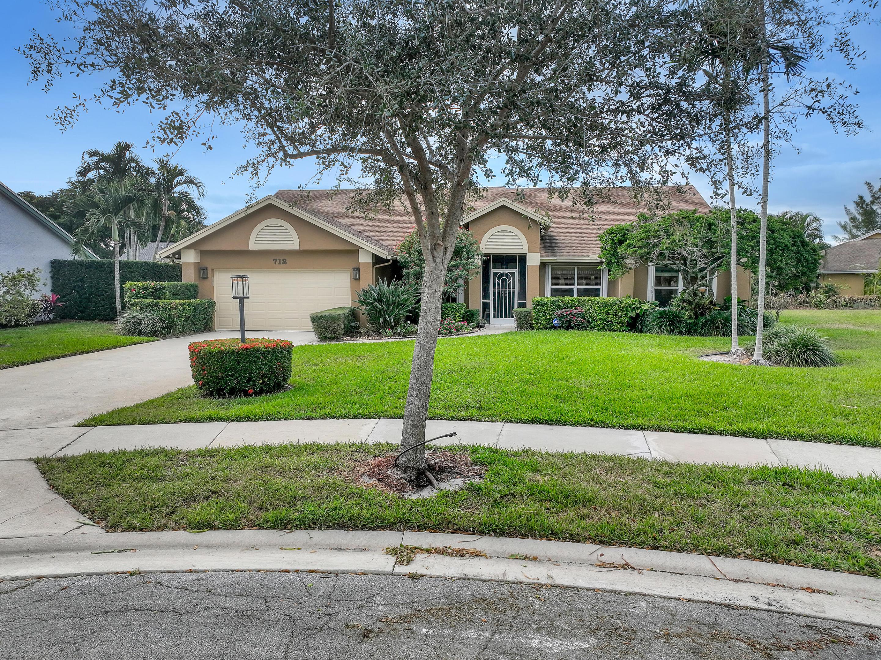 FAIRWAYS OF DELRAY - Residential