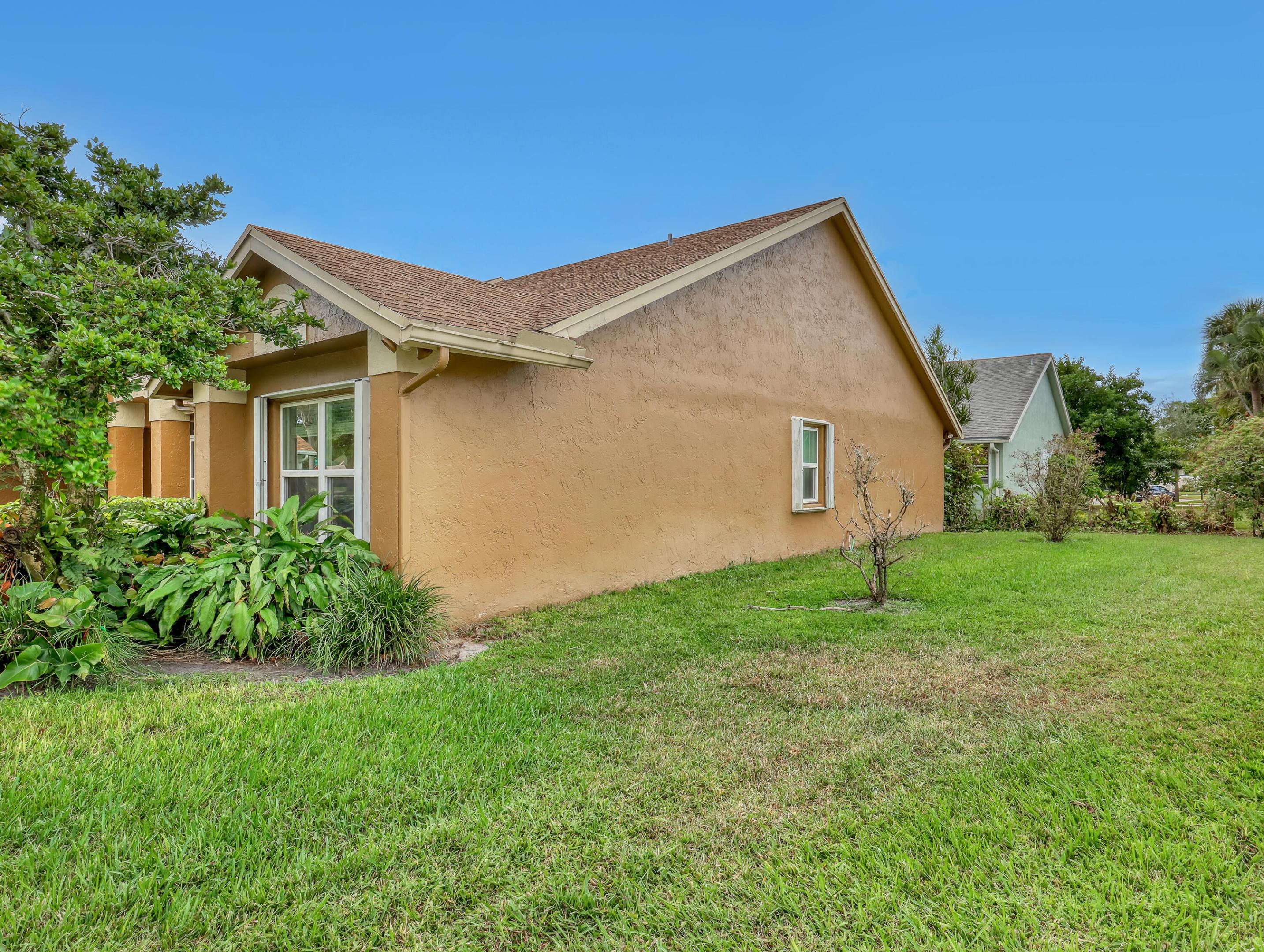 FAIRWAYS OF DELRAY - Residential