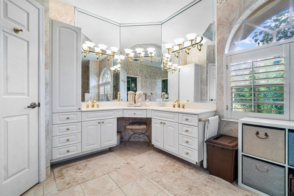 EQUESTRIAN CLUB ESTATES 1 - Residential