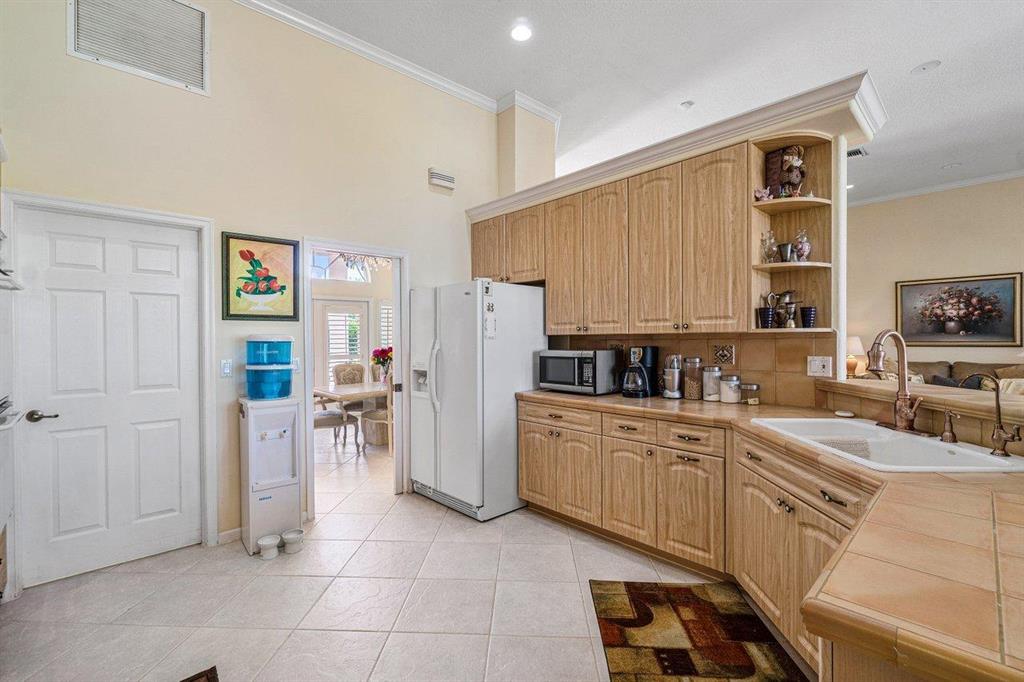 EQUESTRIAN CLUB ESTATES 1 - Residential