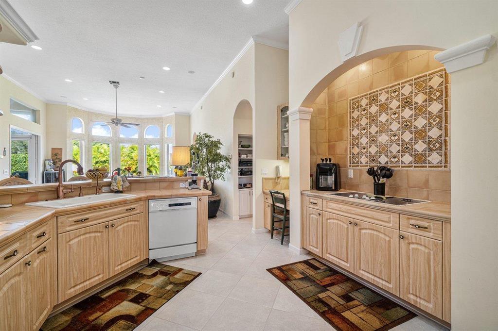 EQUESTRIAN CLUB ESTATES 1 - Residential