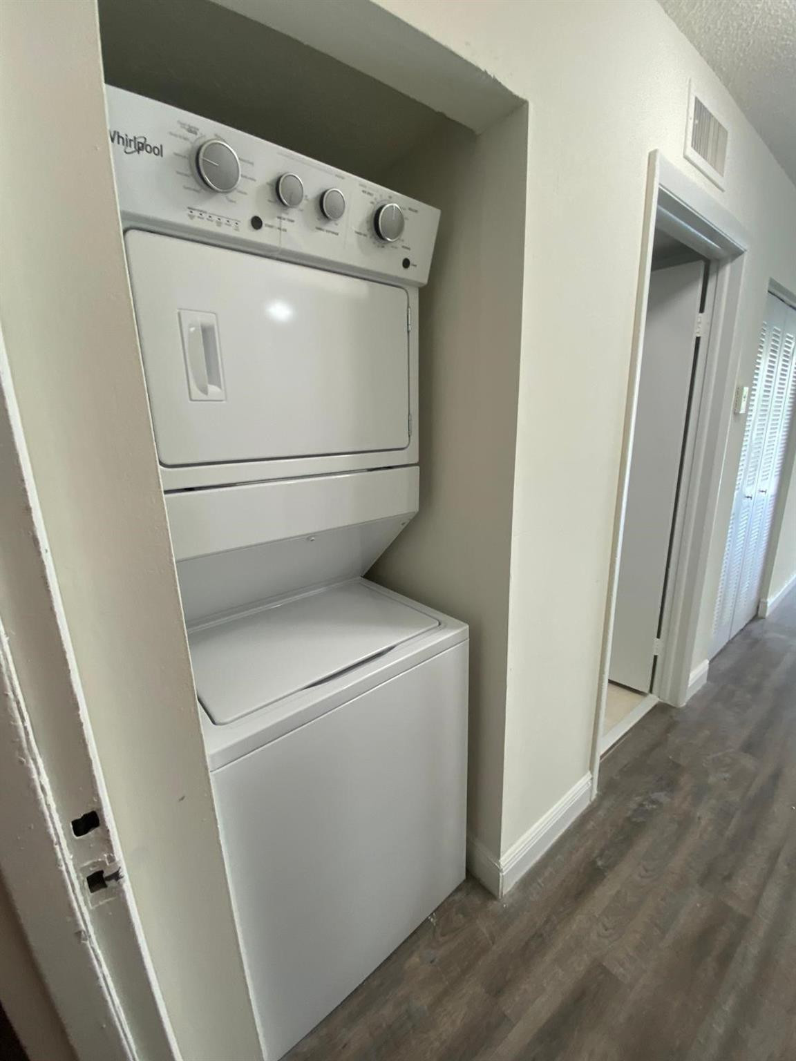 Country Club Towers - Residential Lease