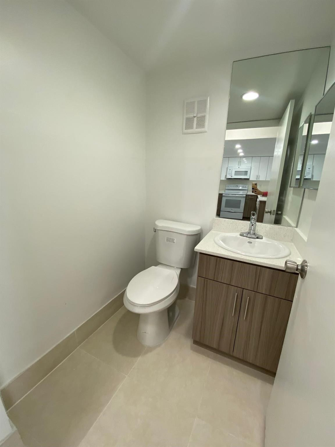 Country Club Towers - Residential Lease