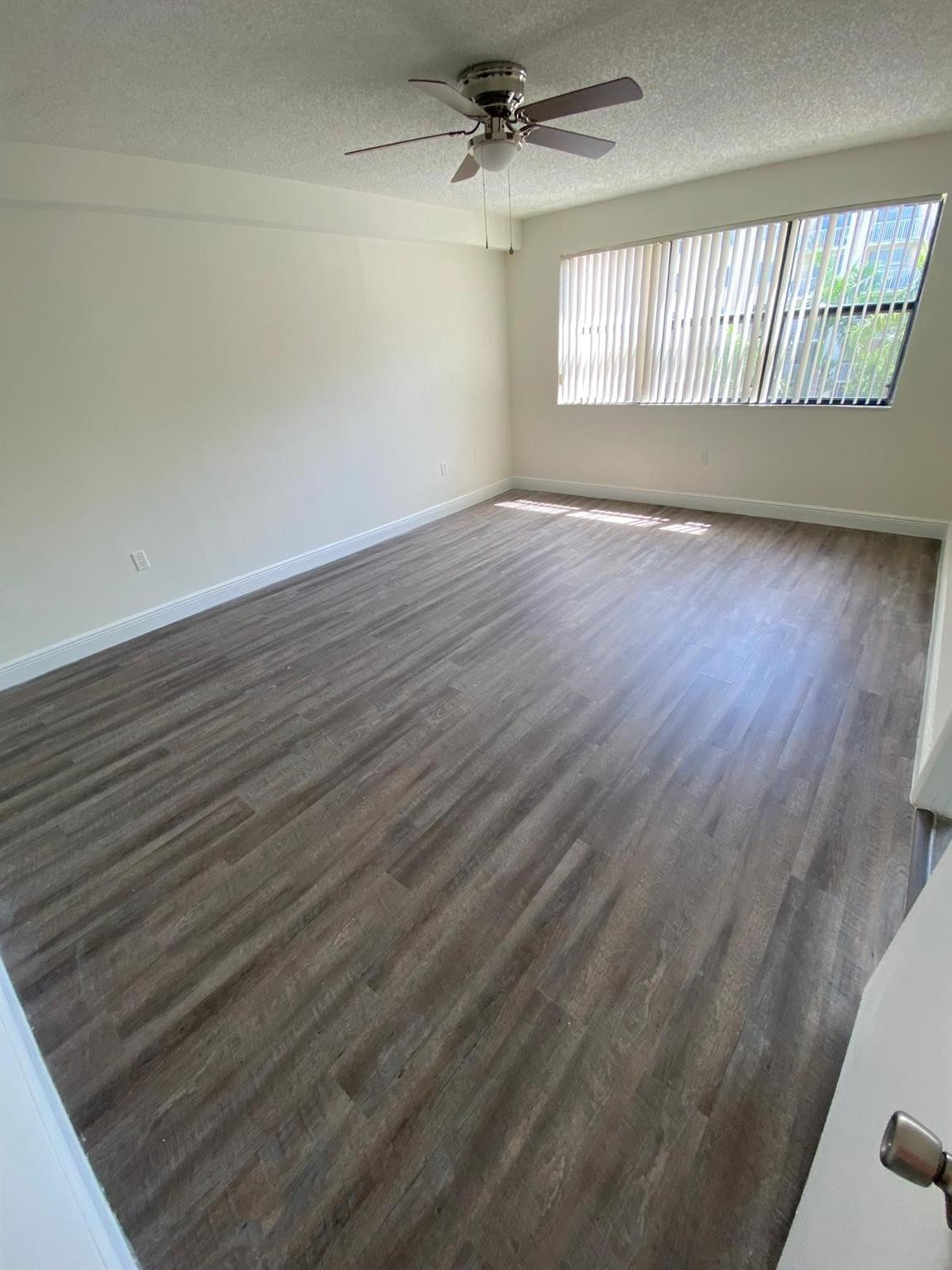 Country Club Towers - Residential Lease