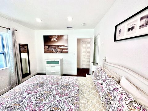 1637 NE 5th Ct Fort Lauderdale FL 33301