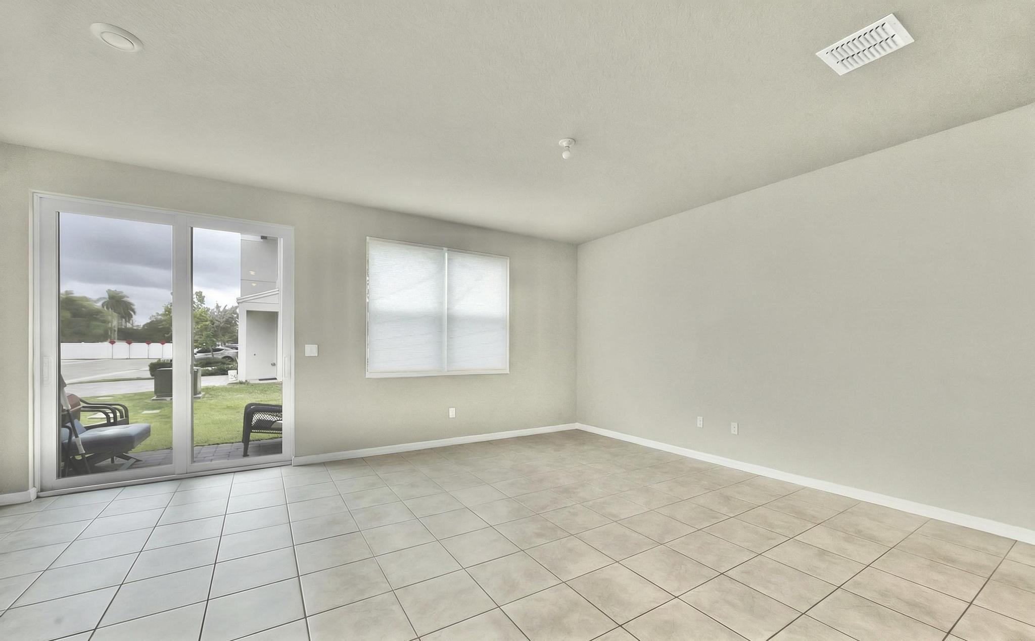 FONTANA TOWNHOMES - Residential