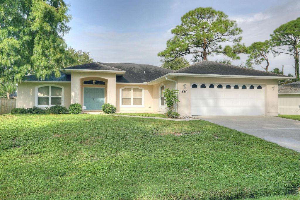 Photo of 554 Agnes Street, Sebastian, FL 32958 (MLS # R11024236)