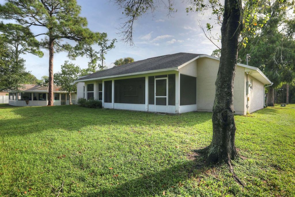 Photo of 554 Agnes Street, Sebastian, FL 32958 (MLS # R11024236)