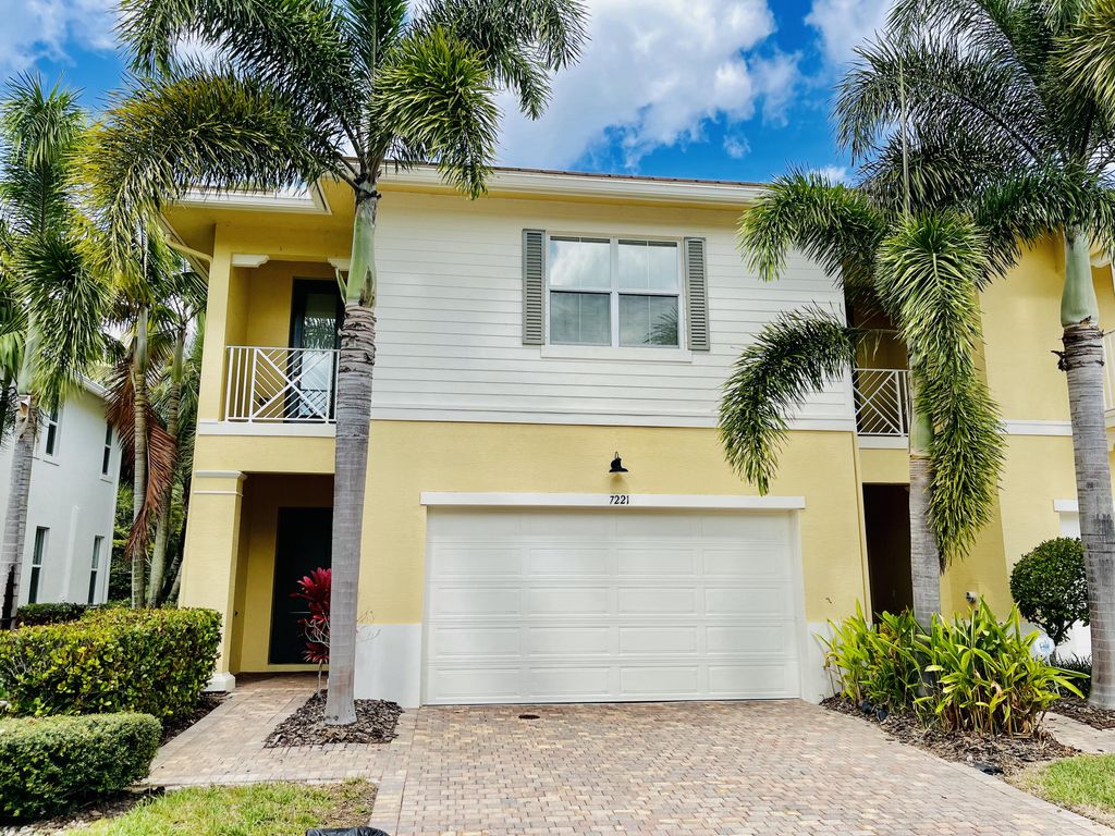 Photo of 7221 Oxford Court, Palm Beach Gardens, FL 33418 (MLS # R10868647)