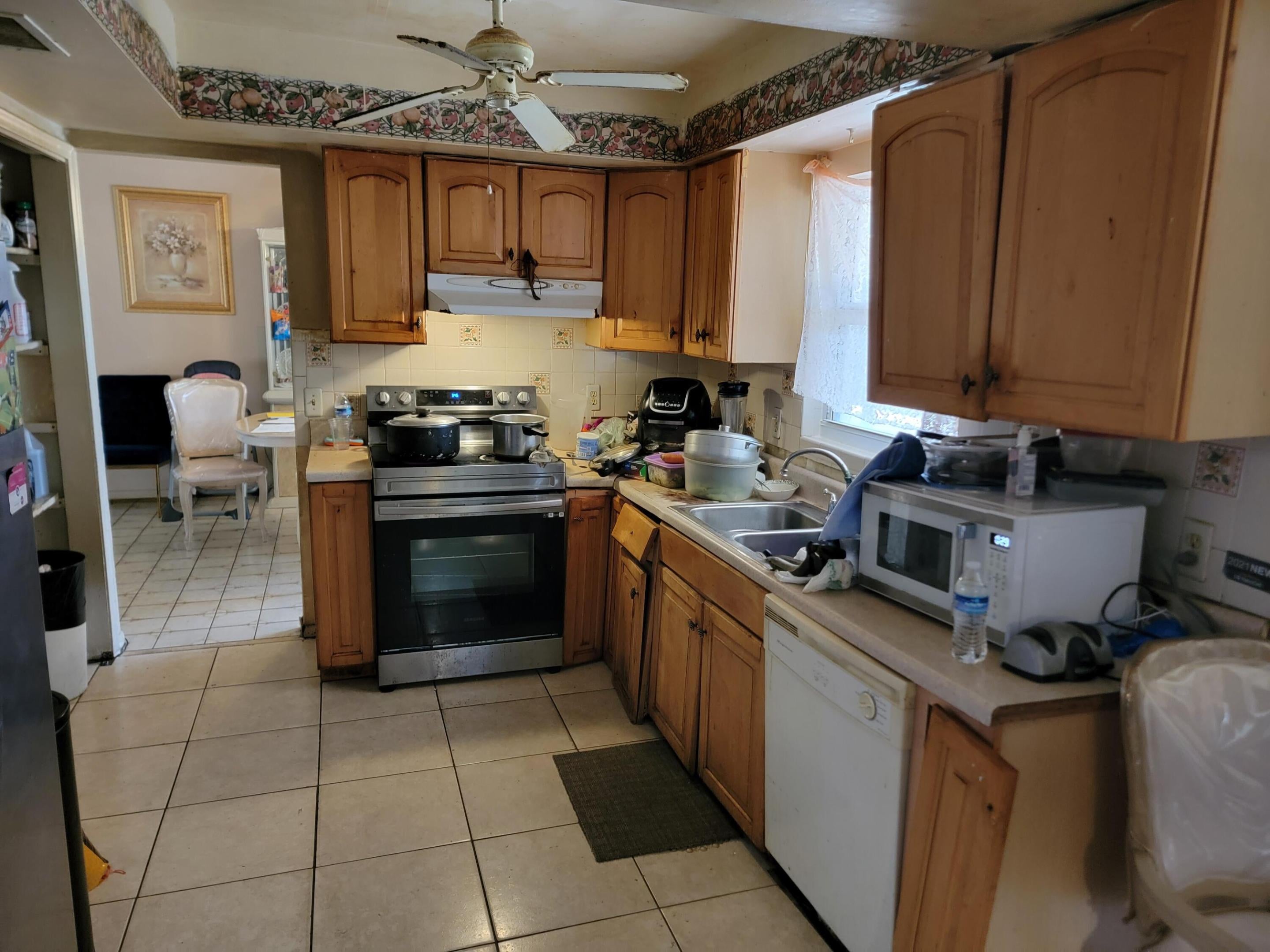 10641 NW 28TH Place