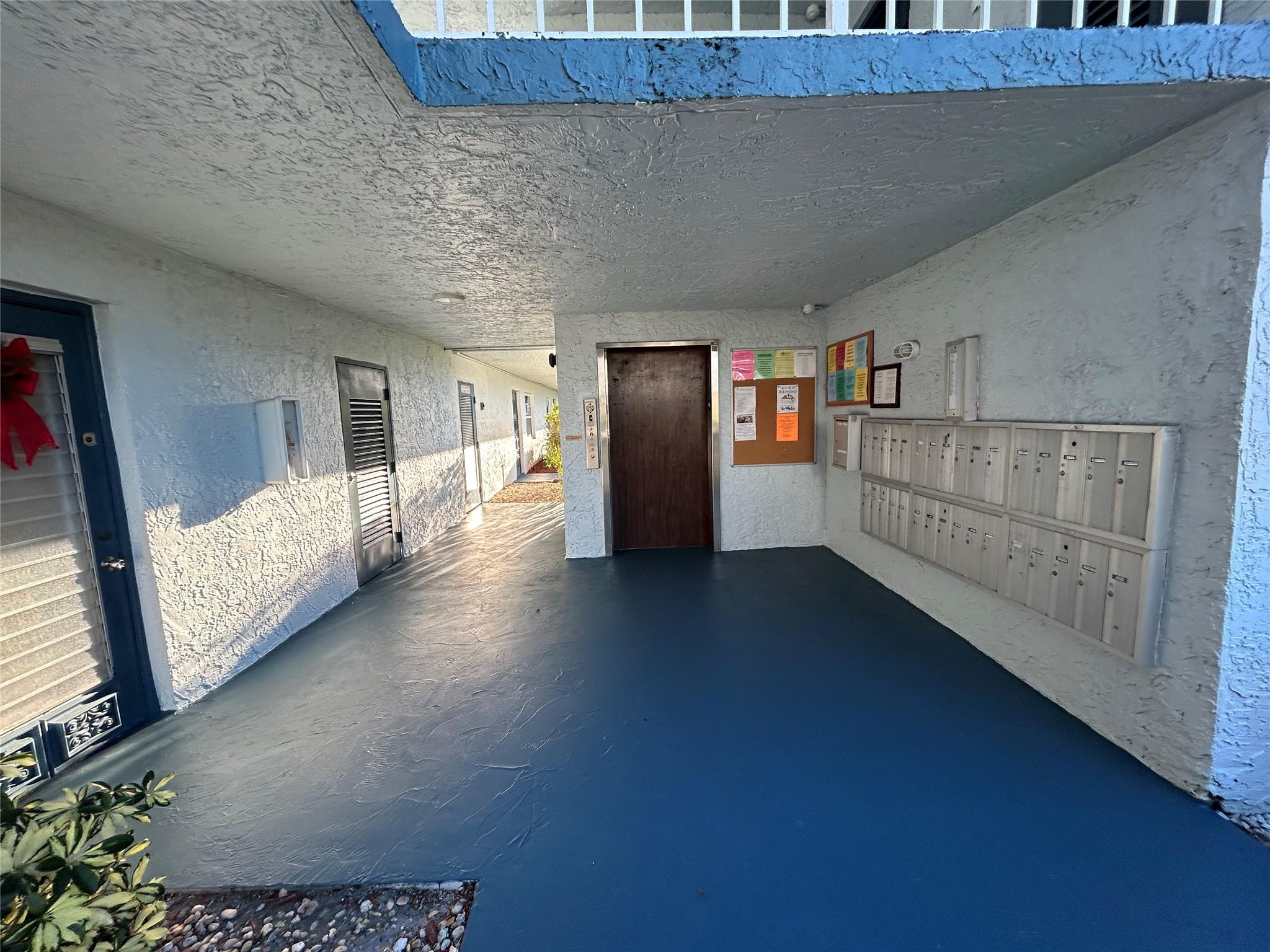 17 OF PALM SPRINGS 2 COND - Residential Lease