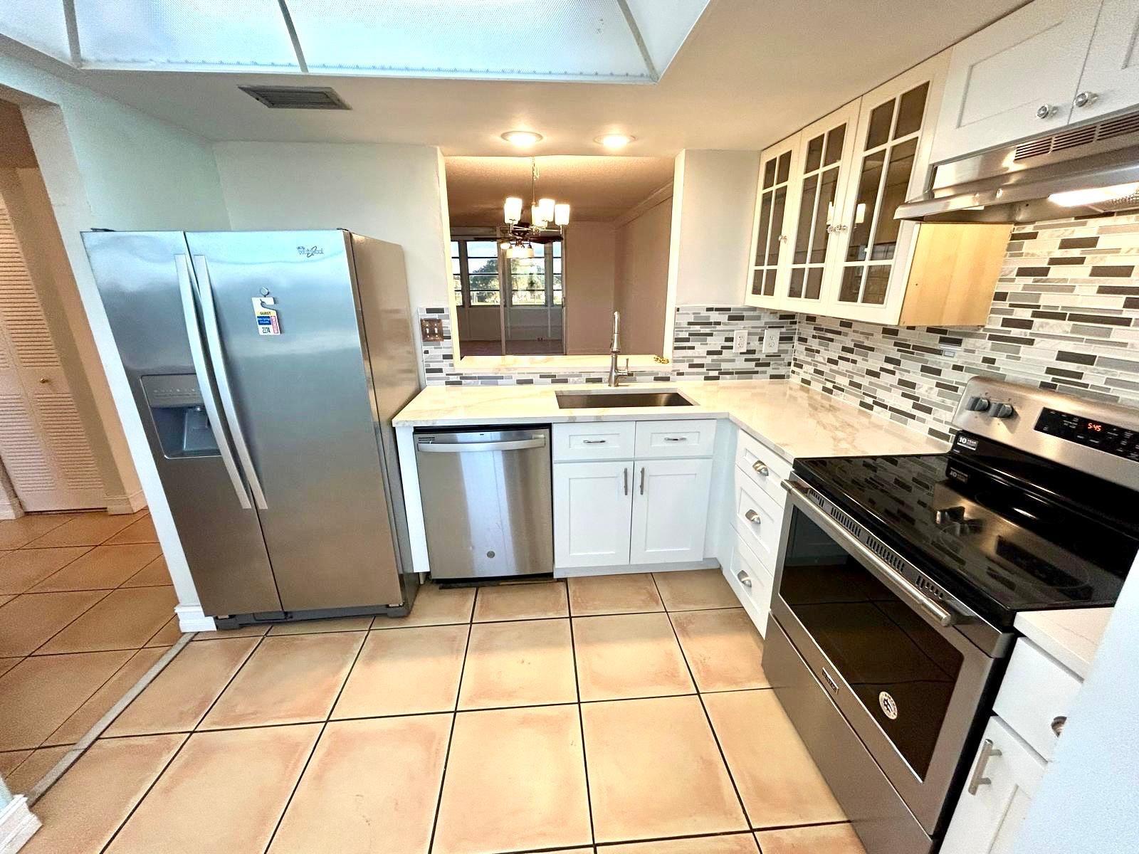 17 OF PALM SPRINGS 2 COND - Residential Lease