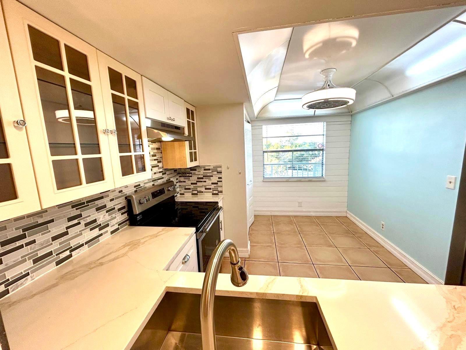 17 OF PALM SPRINGS 2 COND - Residential Lease