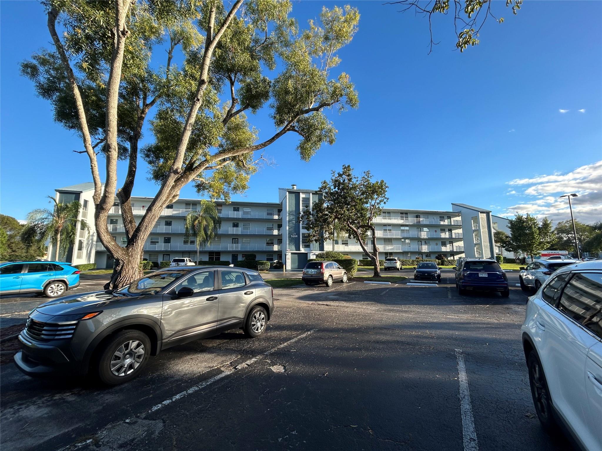 17 OF PALM SPRINGS 2 COND - Residential Lease