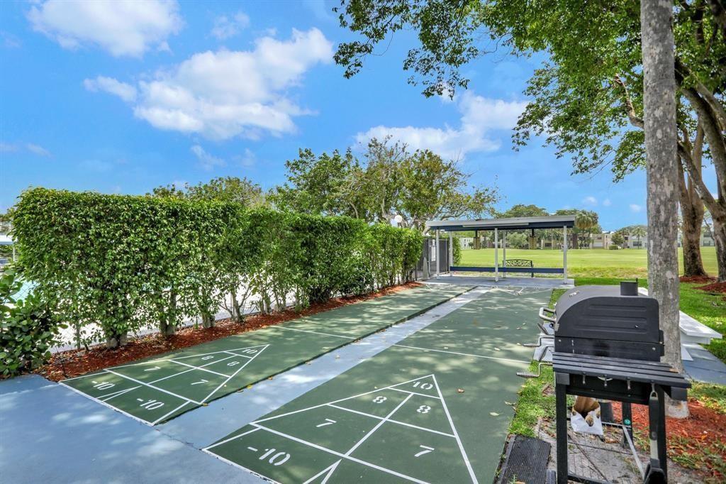 17 OF PALM SPRINGS 2 COND - Residential Lease