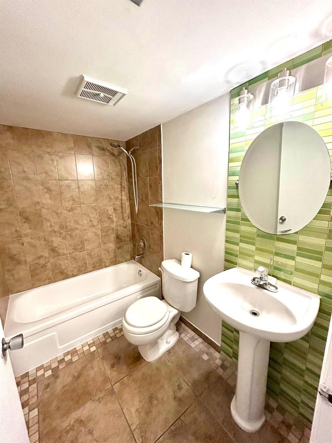 17 OF PALM SPRINGS 2 COND - Residential Lease