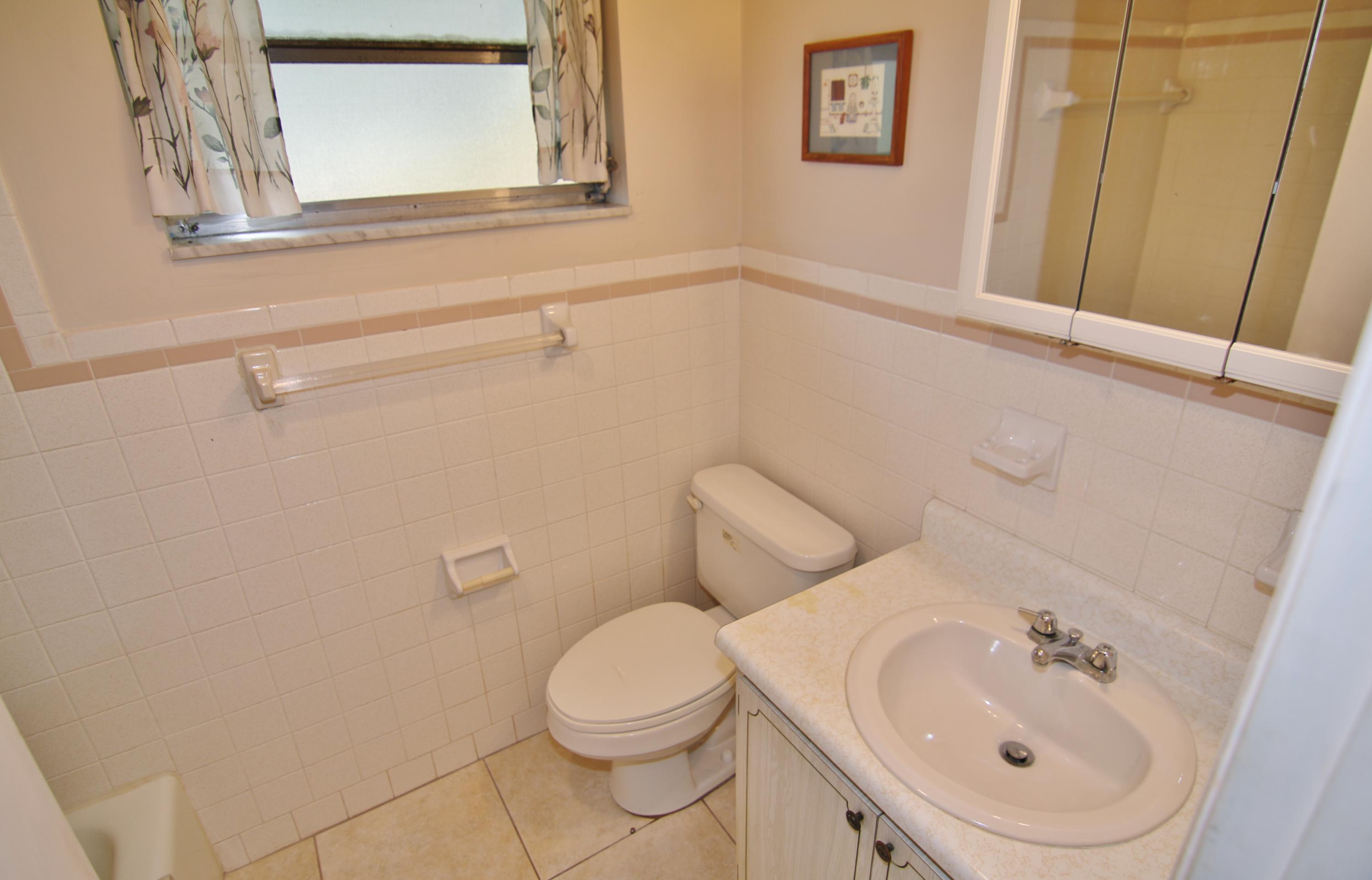 TOWNSITE APTS SEVEN CONDO - Residential