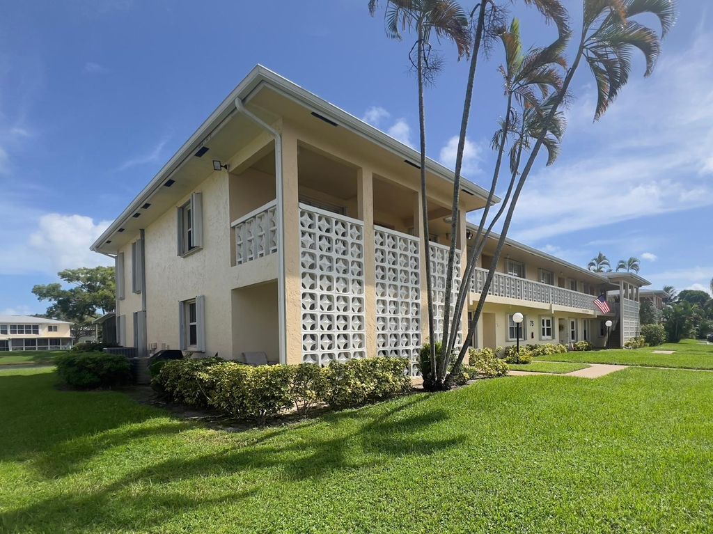 Photo of 1421 NW 19th Terrace #102, Delray Beach, FL 33445 (MLS # R11129709)